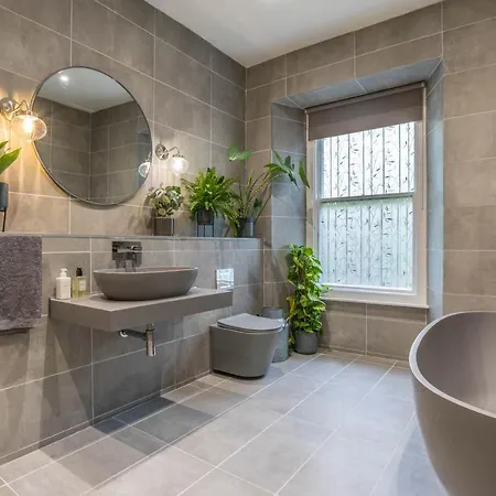 Location Close To Everything, Modern, Dog Friendly, Amazing Views! * אמבלסייד